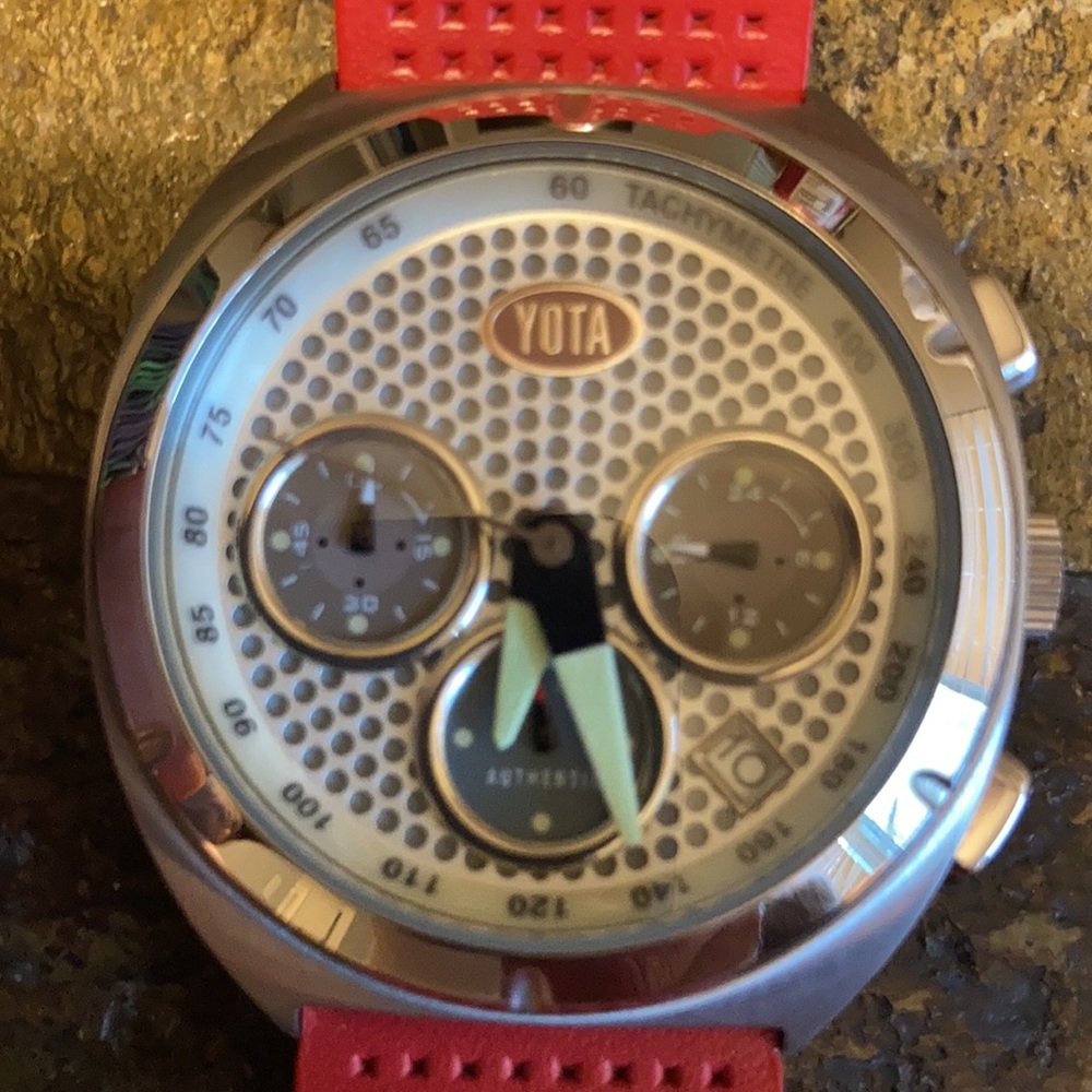 Radio Yota watch